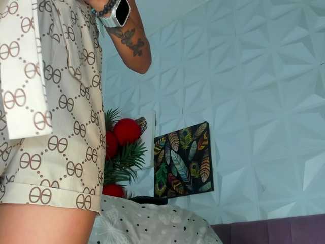 Hellen-Sky's BongaCams show and profile