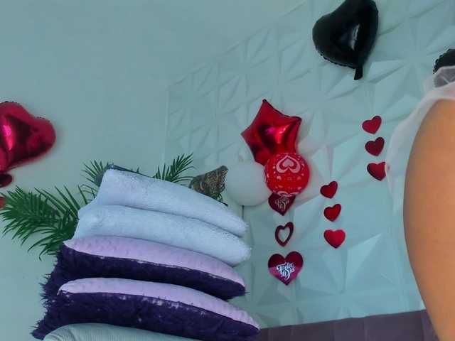 Hellen-Sky's BongaCams show and profile