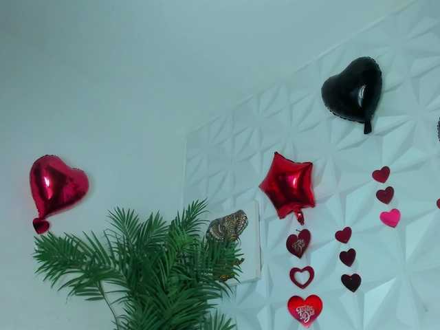 Hellen-Sky's BongaCams show and profile