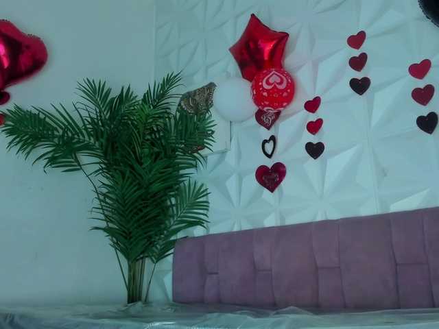 Hellen-Sky's BongaCams show and profile