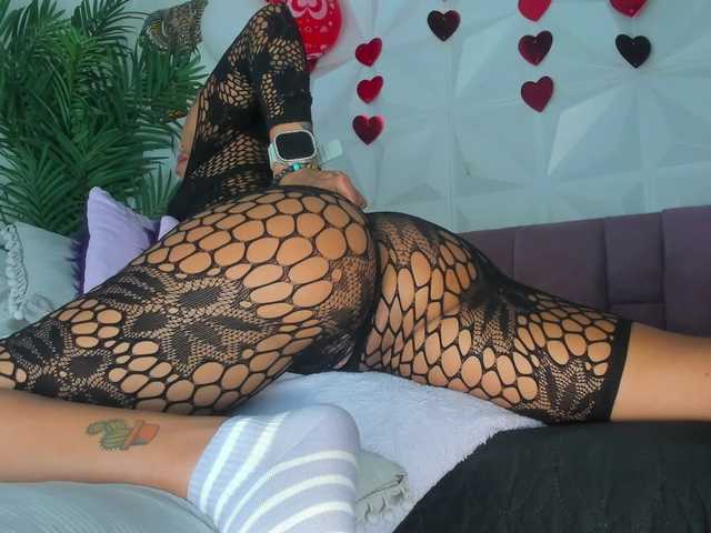 Hellen-Sky's BongaCams show and profile