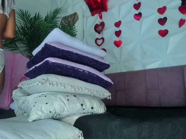 Hellen-Sky's BongaCams show and profile