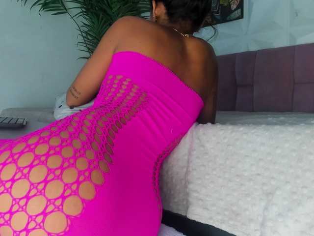 Hellen-Sky's BongaCams show and profile