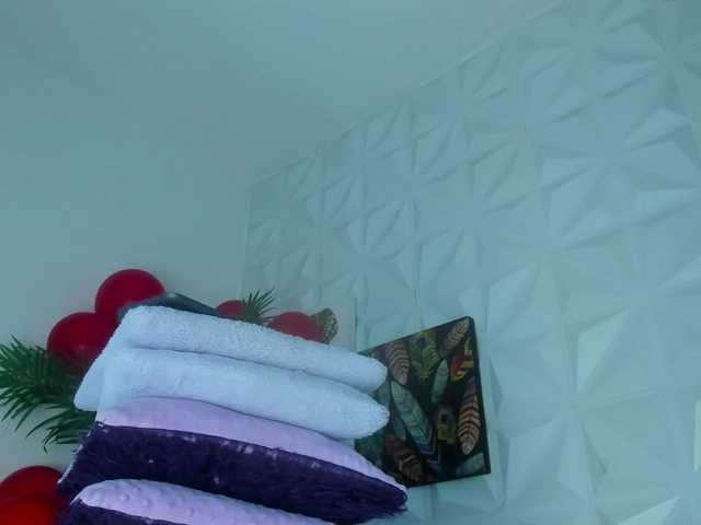 Hellen-Sky's BongaCams show and profile