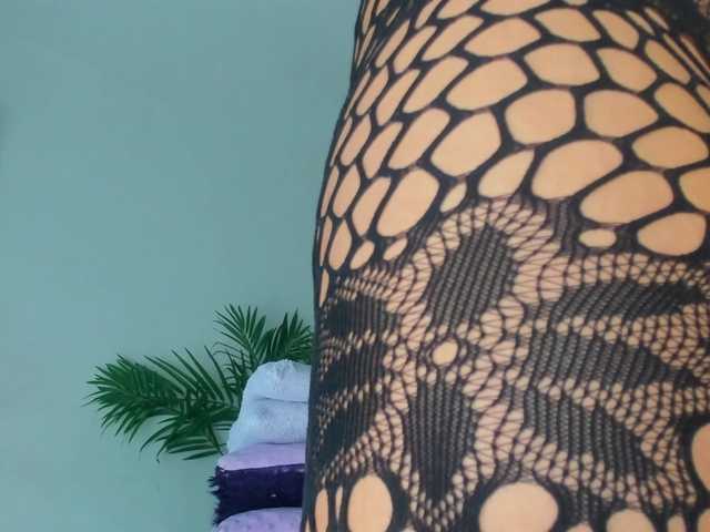 Hellen-Sky's BongaCams show and profile