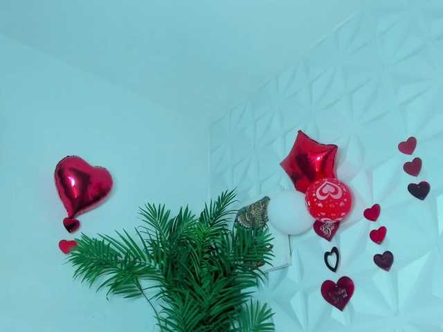 Hellen-Sky's BongaCams show and profile