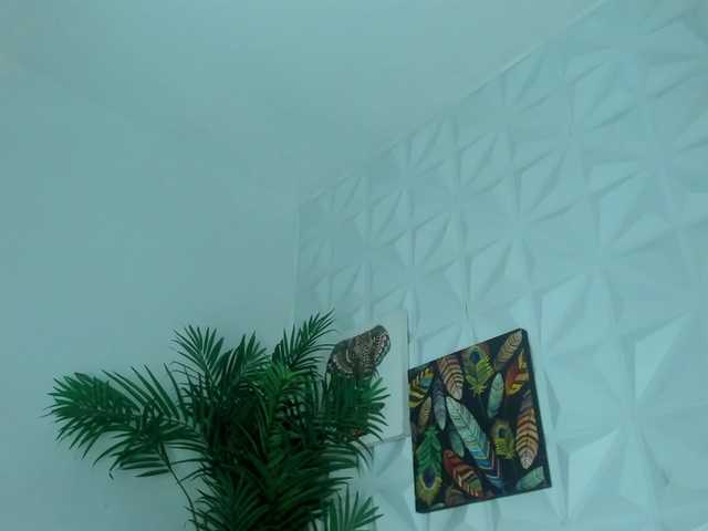 Hellen-Sky's BongaCams show and profile