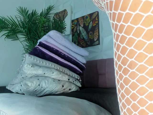 Hellen-Sky's BongaCams show and profile