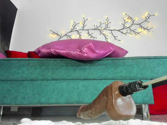 marie-naugthy's BongaCams show and profile