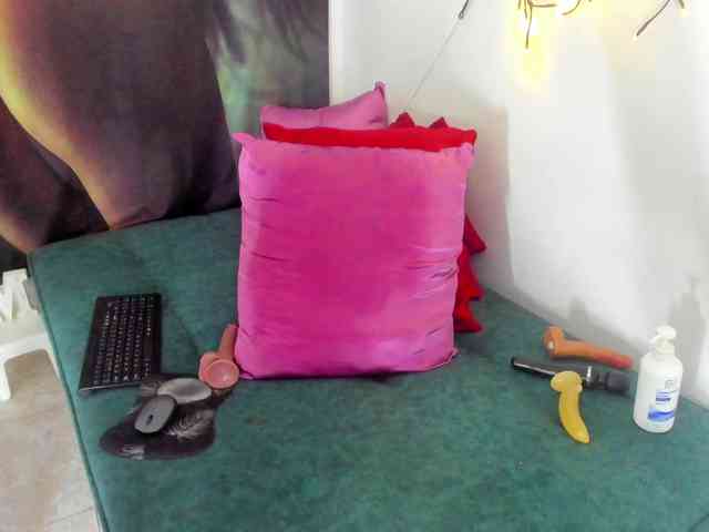 marie-naugthy webcam