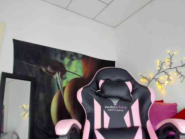 marie-naugthy webcam