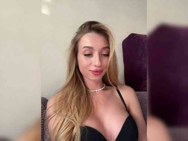 live cam bedroom RiaMaryia