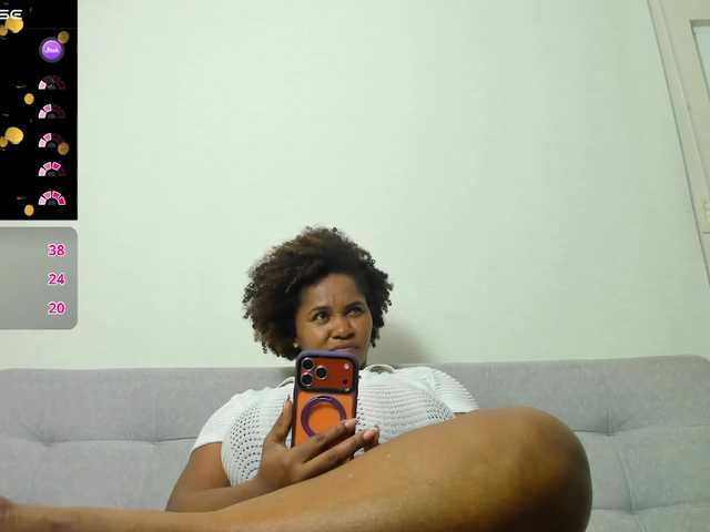 AliciaMilf from BongaCams