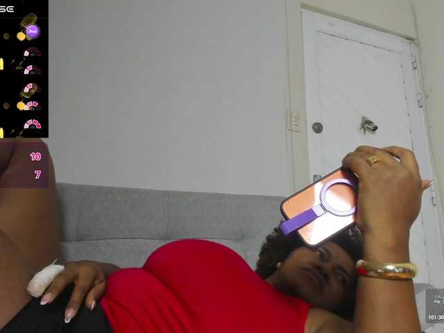 AliciaMilf's BongaCams show and profile