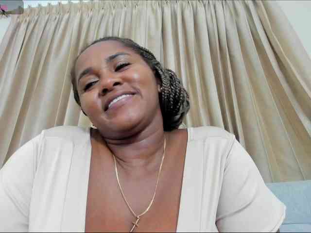 AliciaMilf webcam