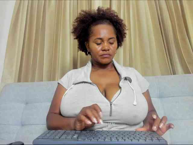 love chat AliciaMilf