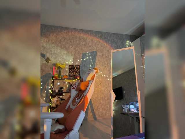 le modèle LolyMolly est en webcam porno dans un show sur le site bongacams, il possède les tags suivants: White/Caucasian,Redhead,Shaved