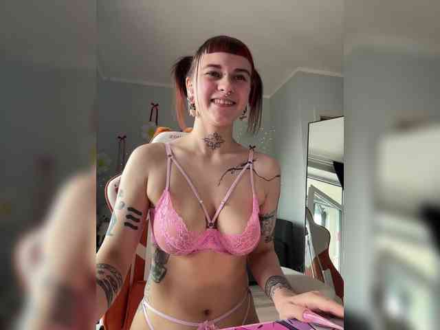 LolyMolly webcam