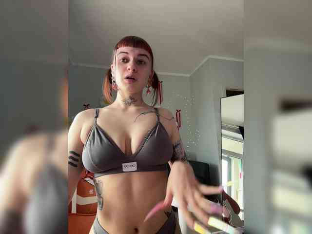 LolyMolly webcam