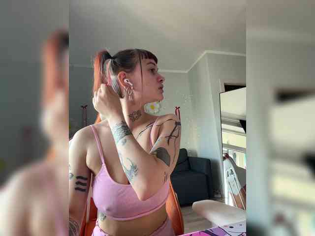 LolyMolly webcam