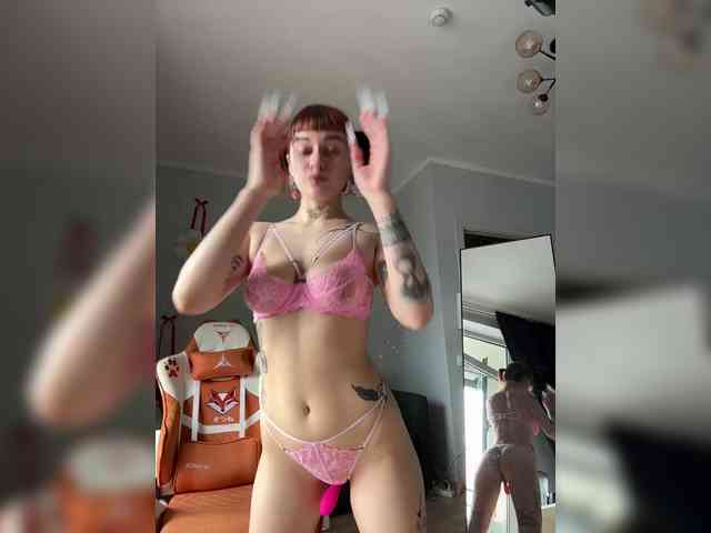 LolyMolly webcam
