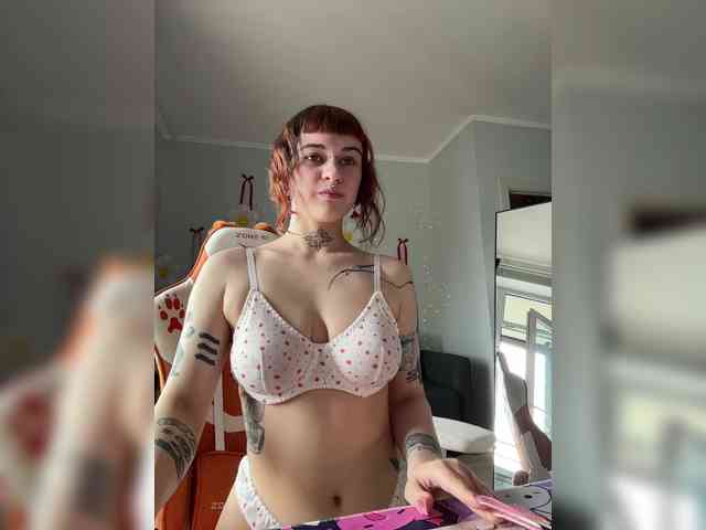LolyMolly webcam