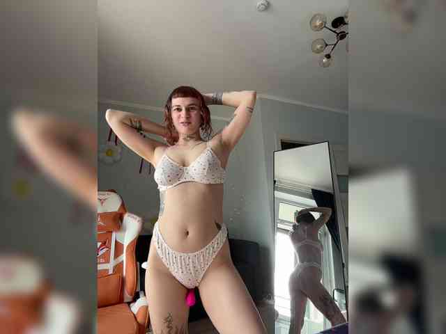LolyMolly webcam