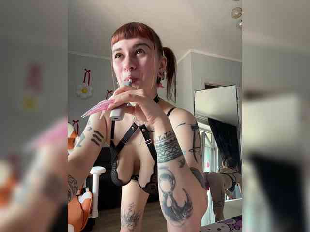 LolyMolly webcam