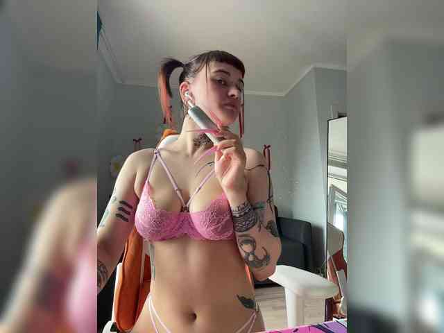 LolyMolly webcam