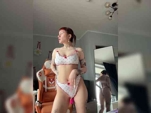 LolyMolly webcam