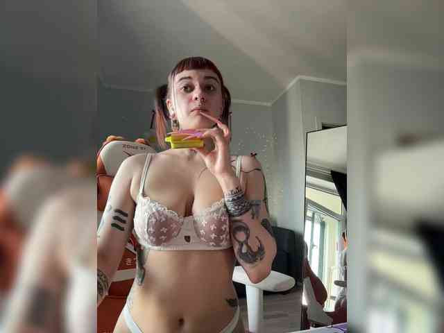 LolyMolly webcam