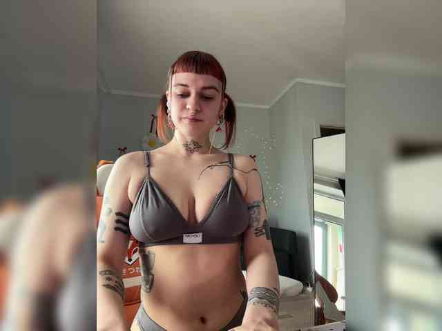 LolyMolly webcam