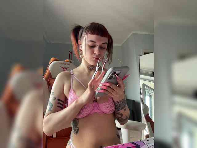 LolyMolly webcam