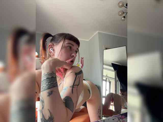 LolyMolly webcam