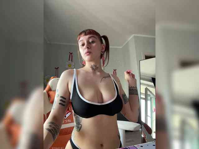 LolyMolly webcam