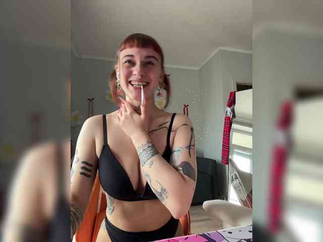 LolyMolly webcam