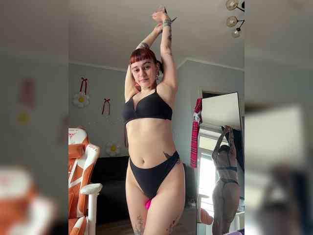 LolyMolly webcam