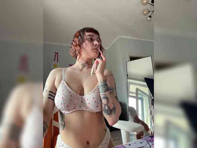 LolyMolly webcam