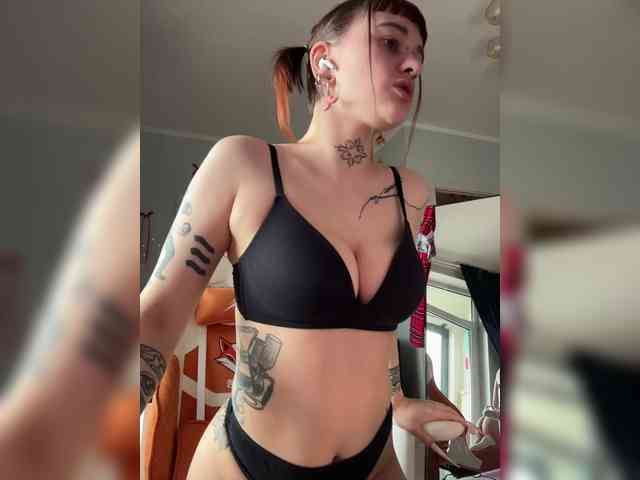LolyMolly webcam