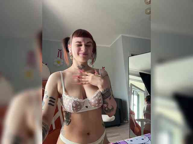 LolyMolly webcam
