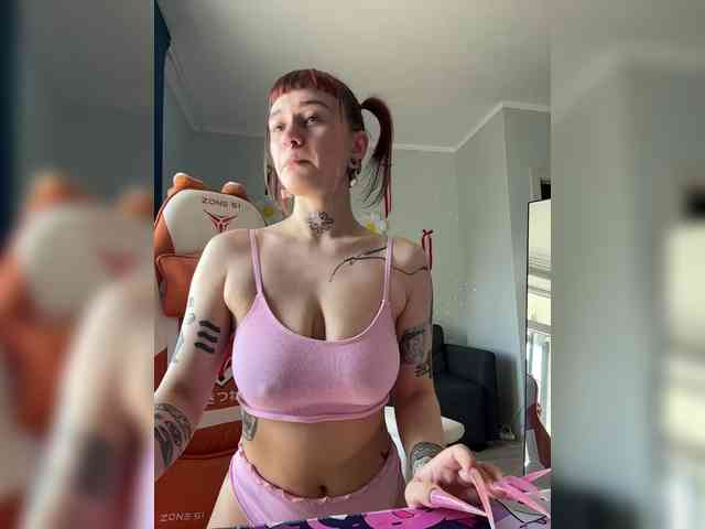 LolyMolly webcam