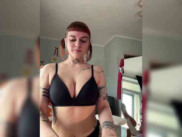 LolyMolly webcam