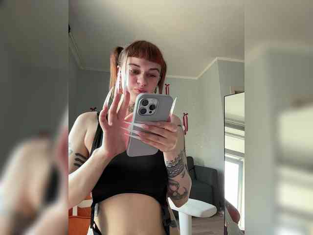 LolyMolly webcam