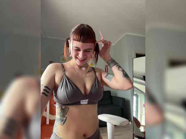 LolyMolly webcam