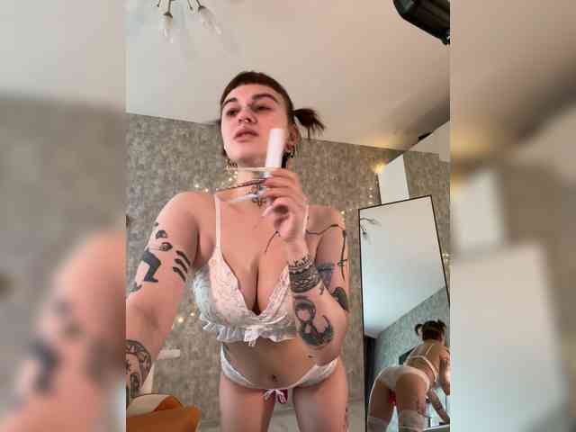 LolyMolly webcam