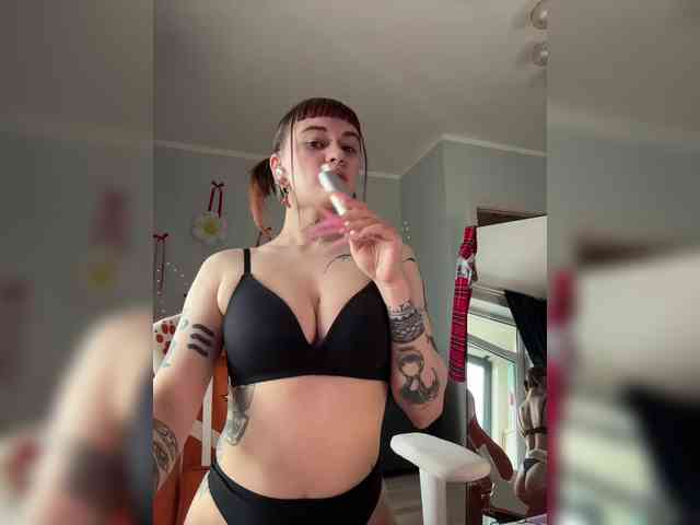 LolyMolly webcam