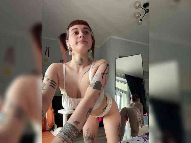 LolyMolly webcam