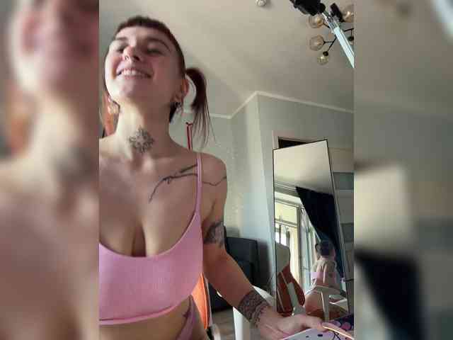 LolyMolly webcam