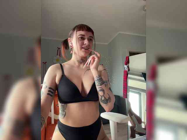 LolyMolly webcam