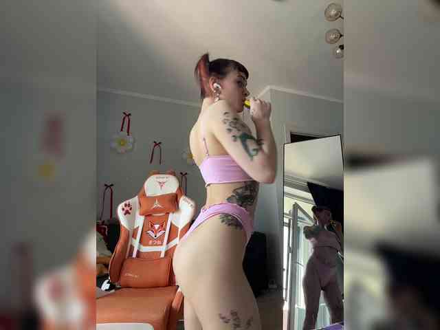 LolyMolly webcam